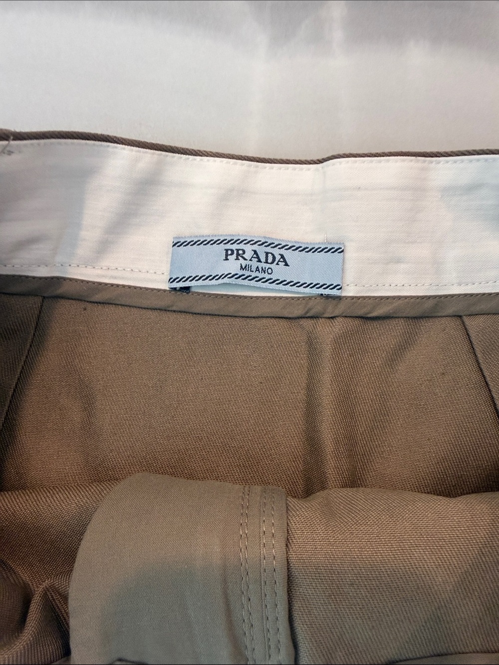 Prada Olive Green Front-Zip Mini Skirt with Slim Belt - Picture 5 of 7